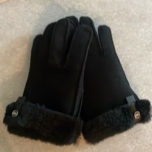 UGG Shearling women’s gloves